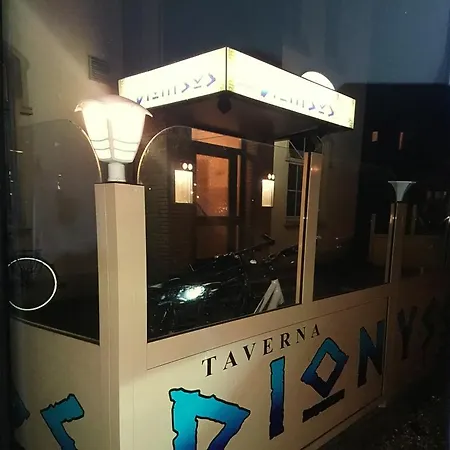 Ubernachten Bei Freunden Hotel
